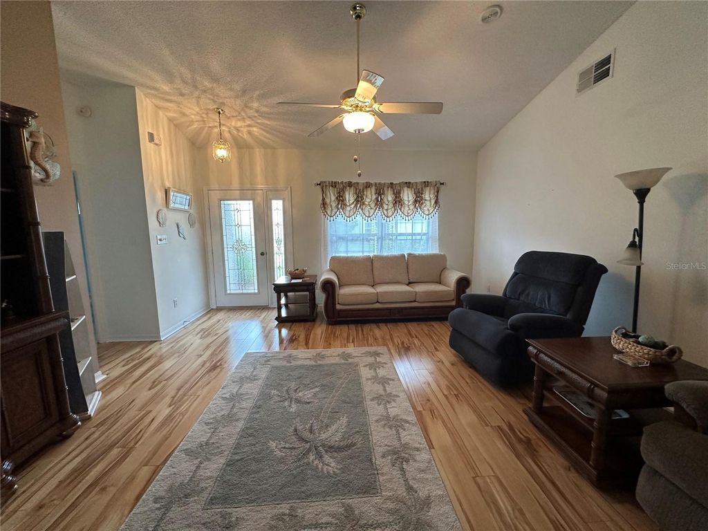 Photo of 5503 Zinnia Street, Leesburg, FL 34748 (MLS # G5102984)