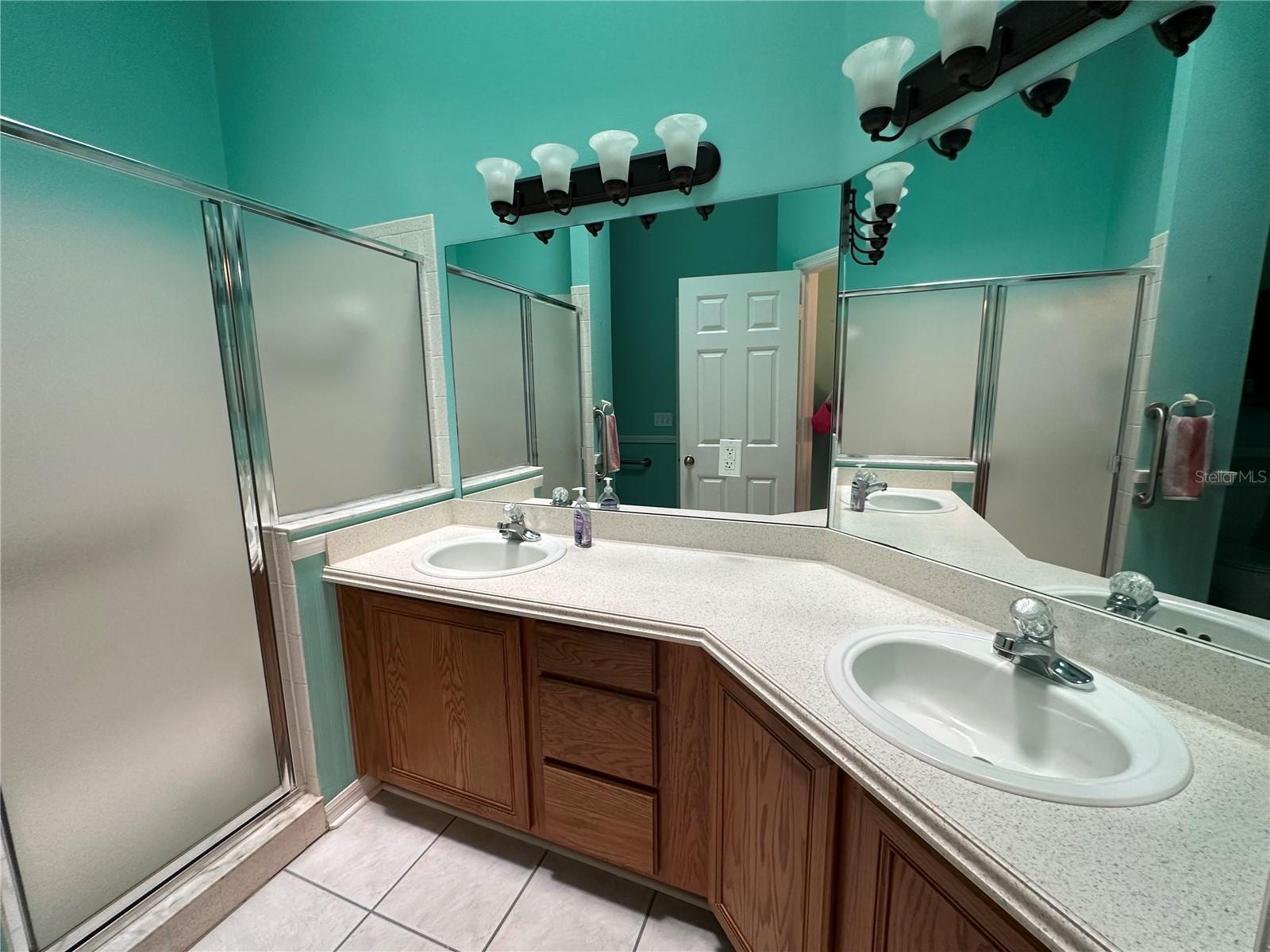 PLANTATION AT LEESBURG GREENTREE - Residential
