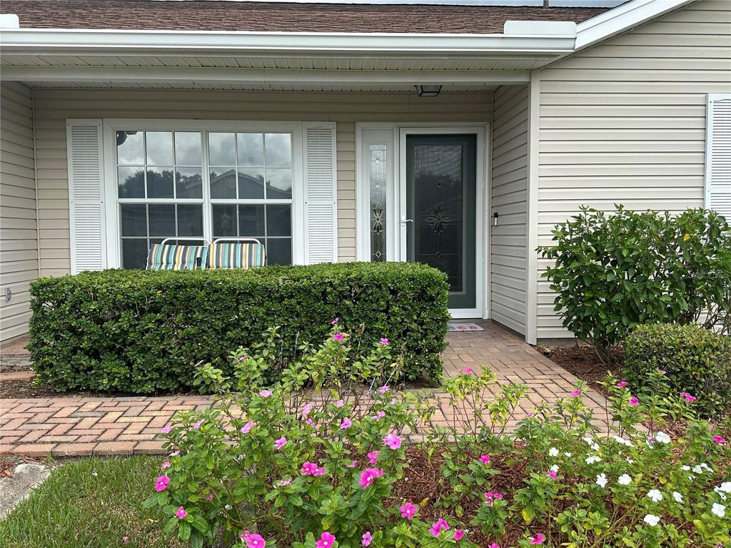 Photo of 5503 Zinnia Street, Leesburg, FL 34748 (MLS # G5102984)