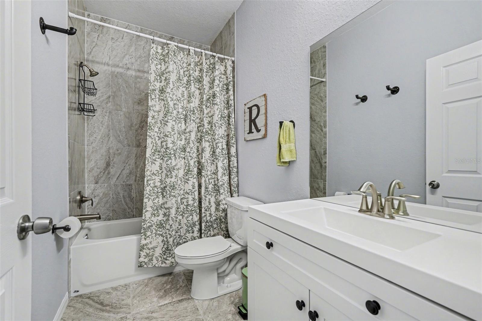 ROYAL HIGHLANDS - Residential