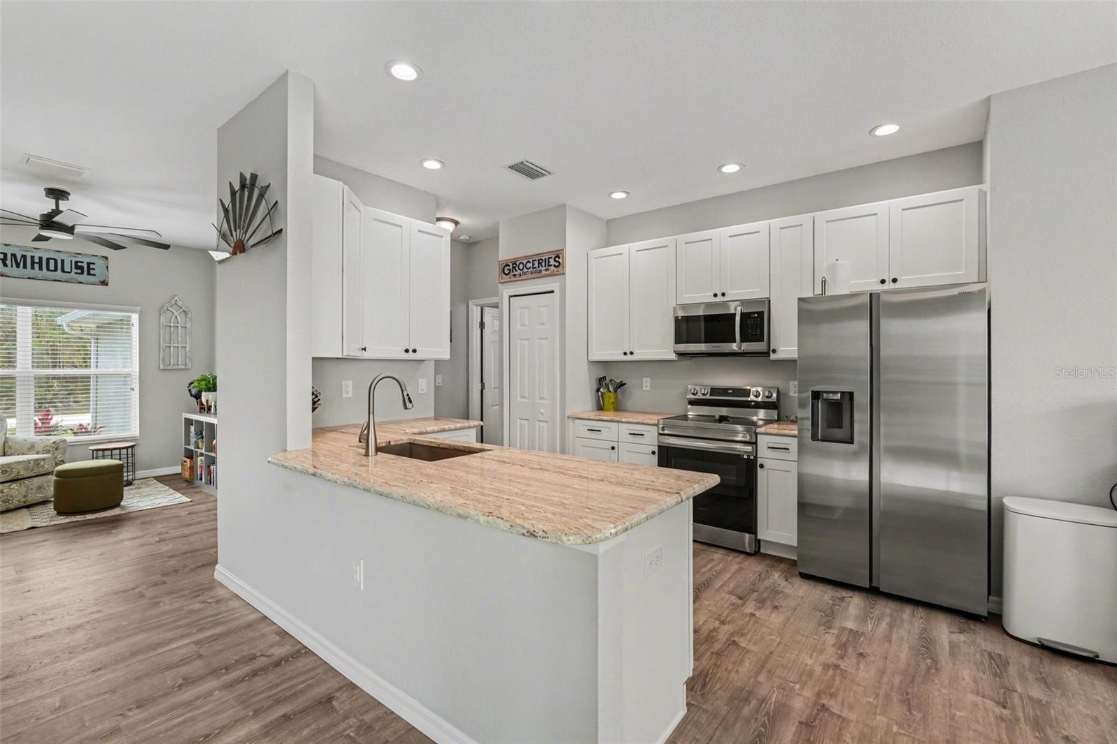 ROYAL HIGHLANDS - Residential