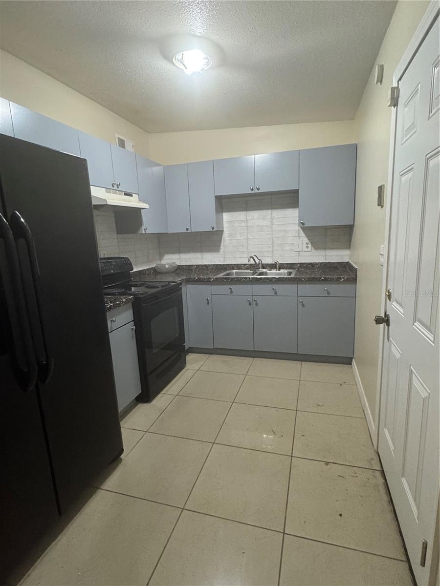 1216 LAWNE BOULEVARD