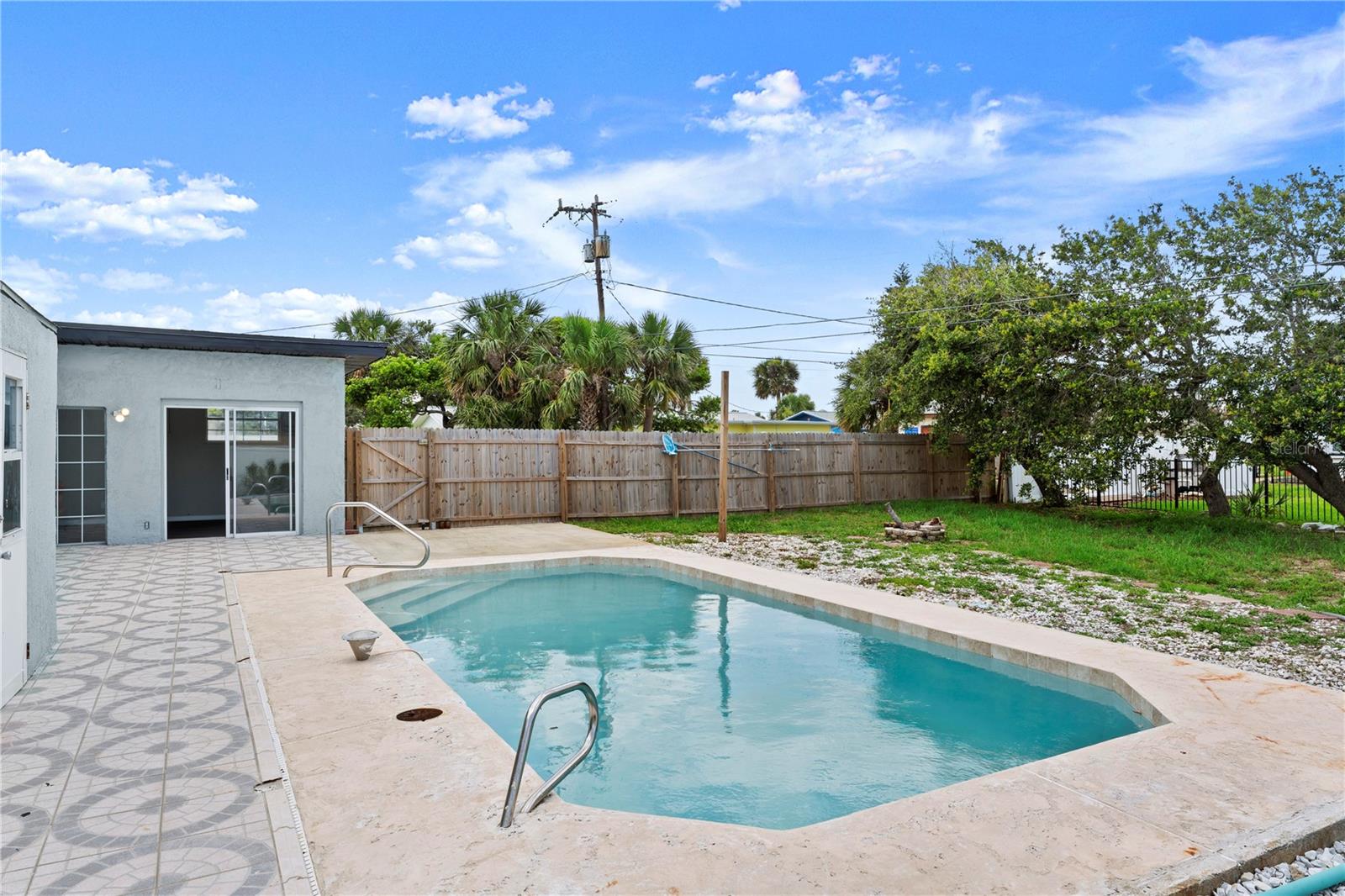 1027 BEL AIRE DRIVE