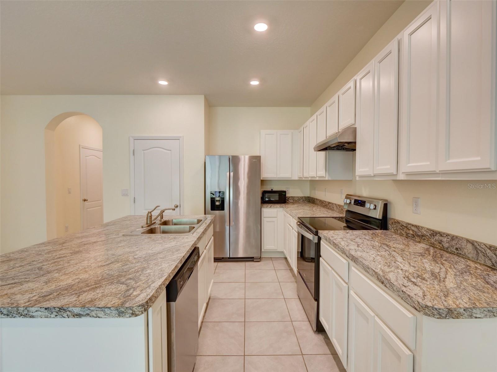 ATRIA/RIDGEWOOD LAKES - Residential