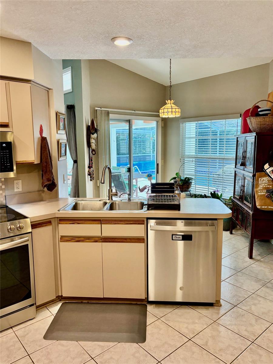 RAINBOW SPGS 5TH REP - Residential