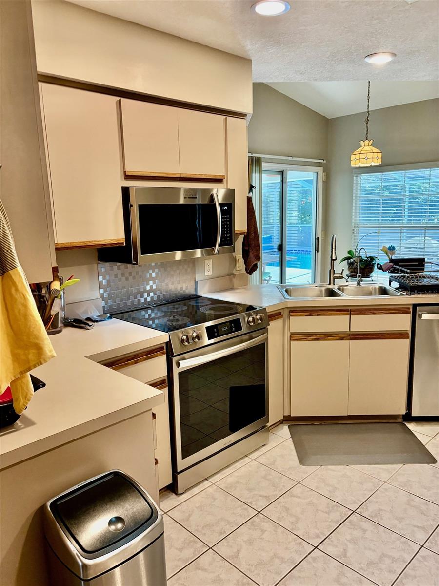 RAINBOW SPGS 5TH REP - Residential