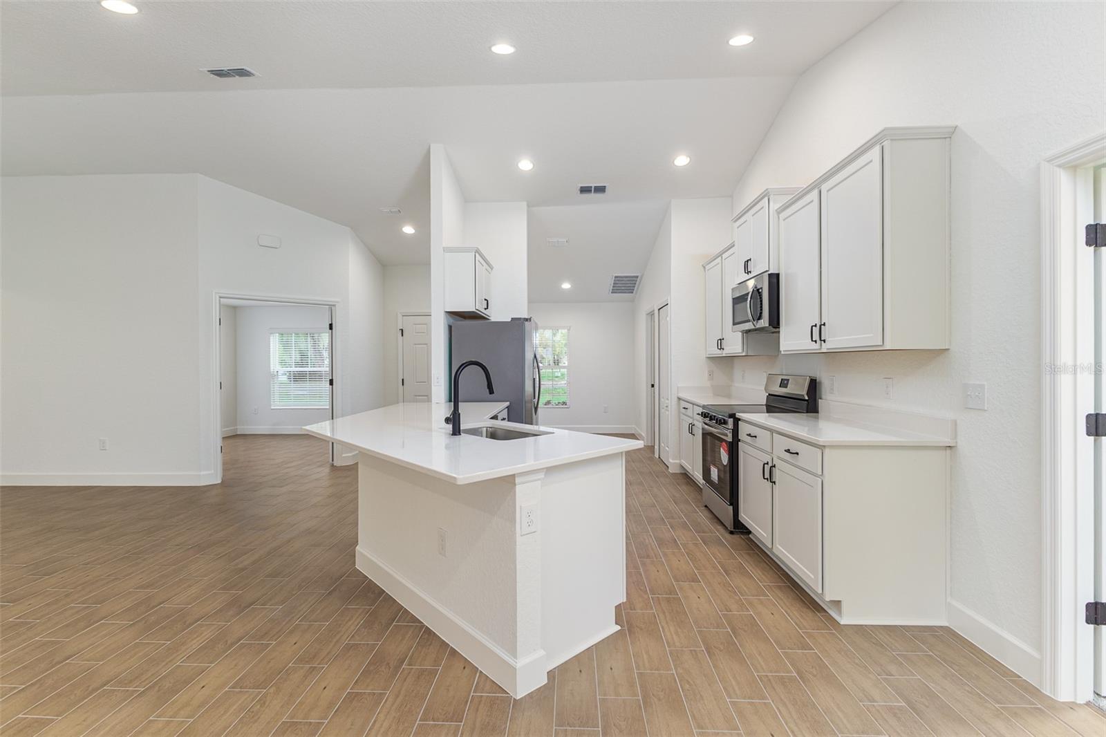 750 W VINE STREET