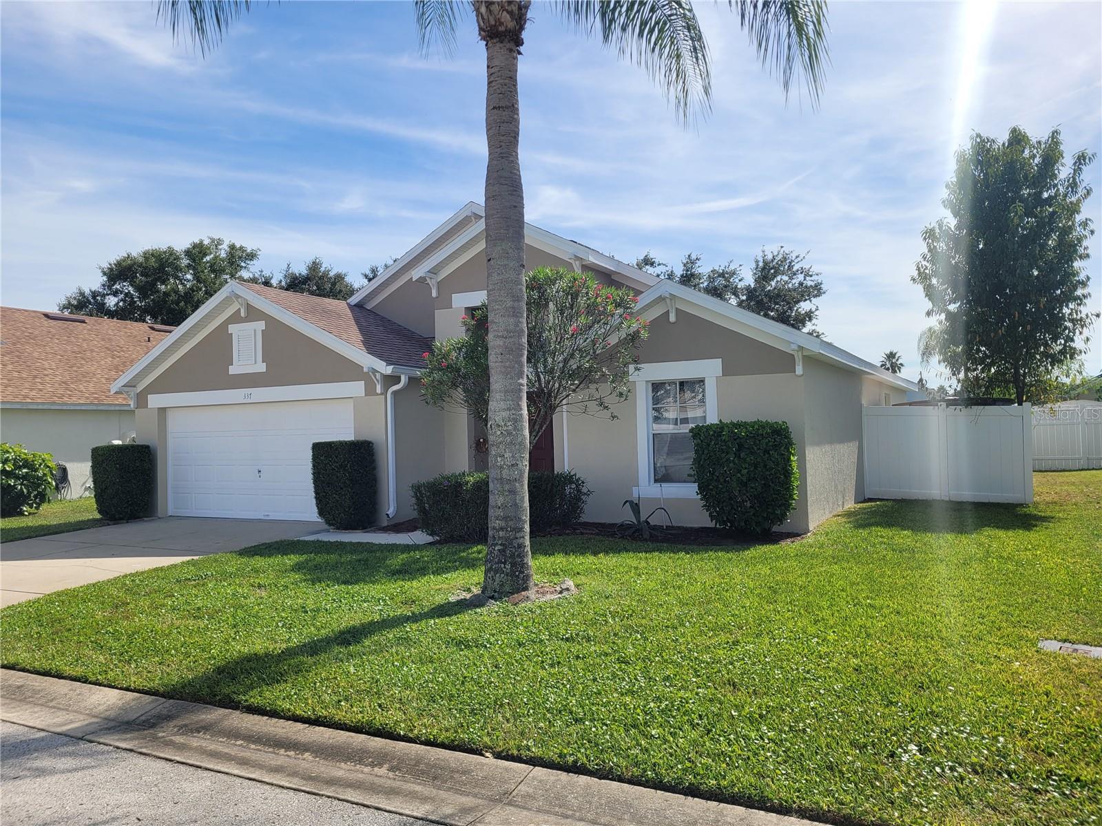 SILVER PALMS - Residential Lease