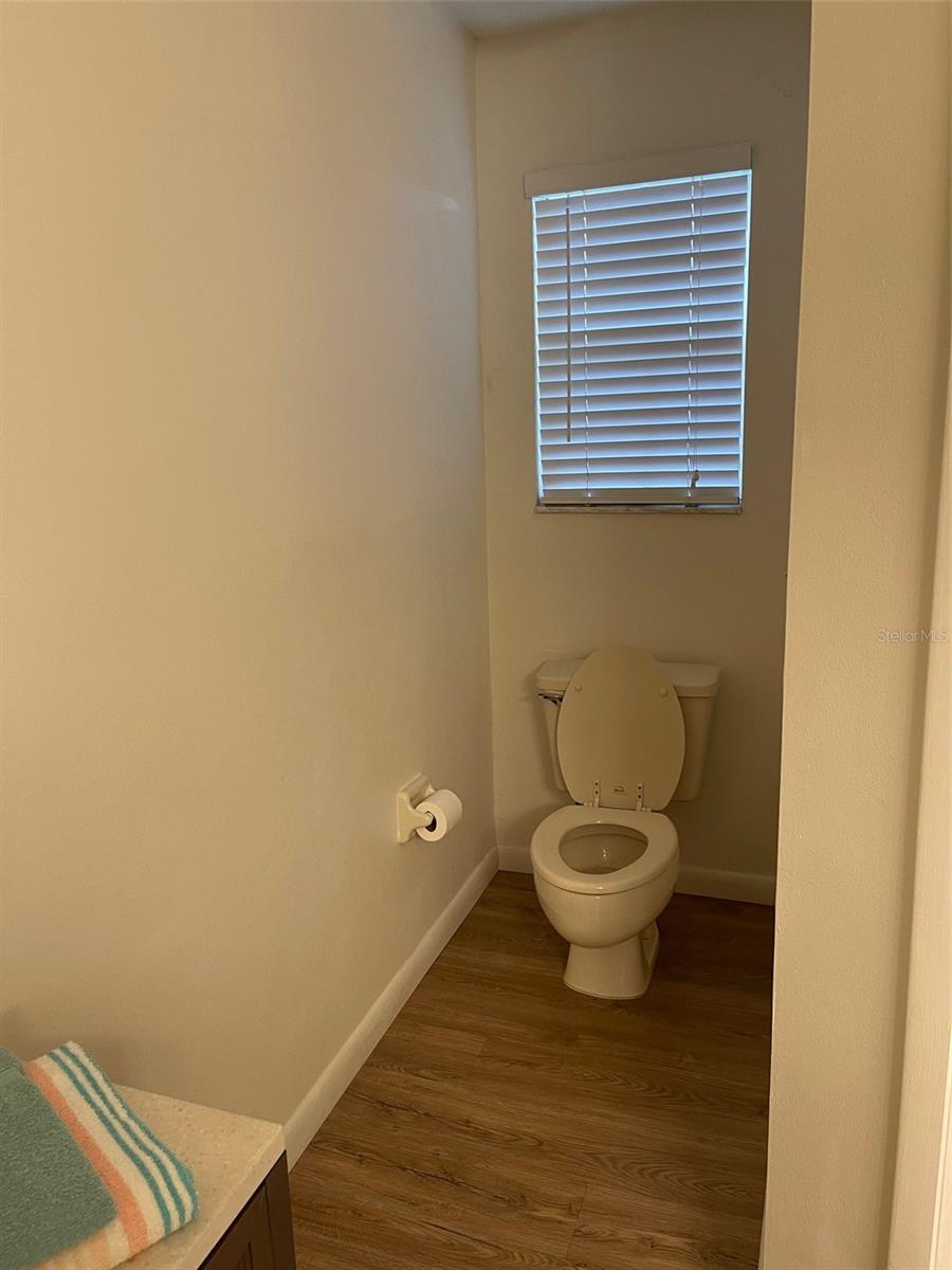 LAUREL OAKS AT COUNTRY WOODS CONDO - Residential Lease