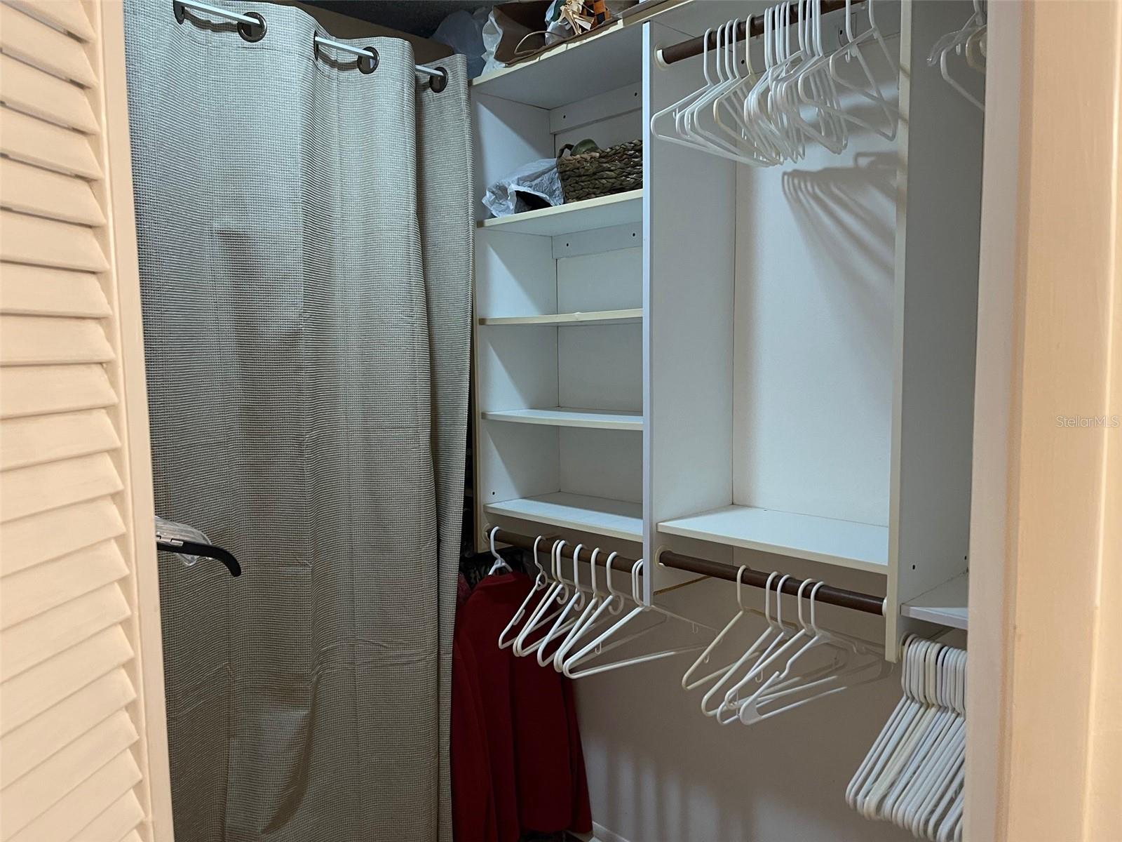 LAUREL OAKS AT COUNTRY WOODS CONDO - Residential Lease