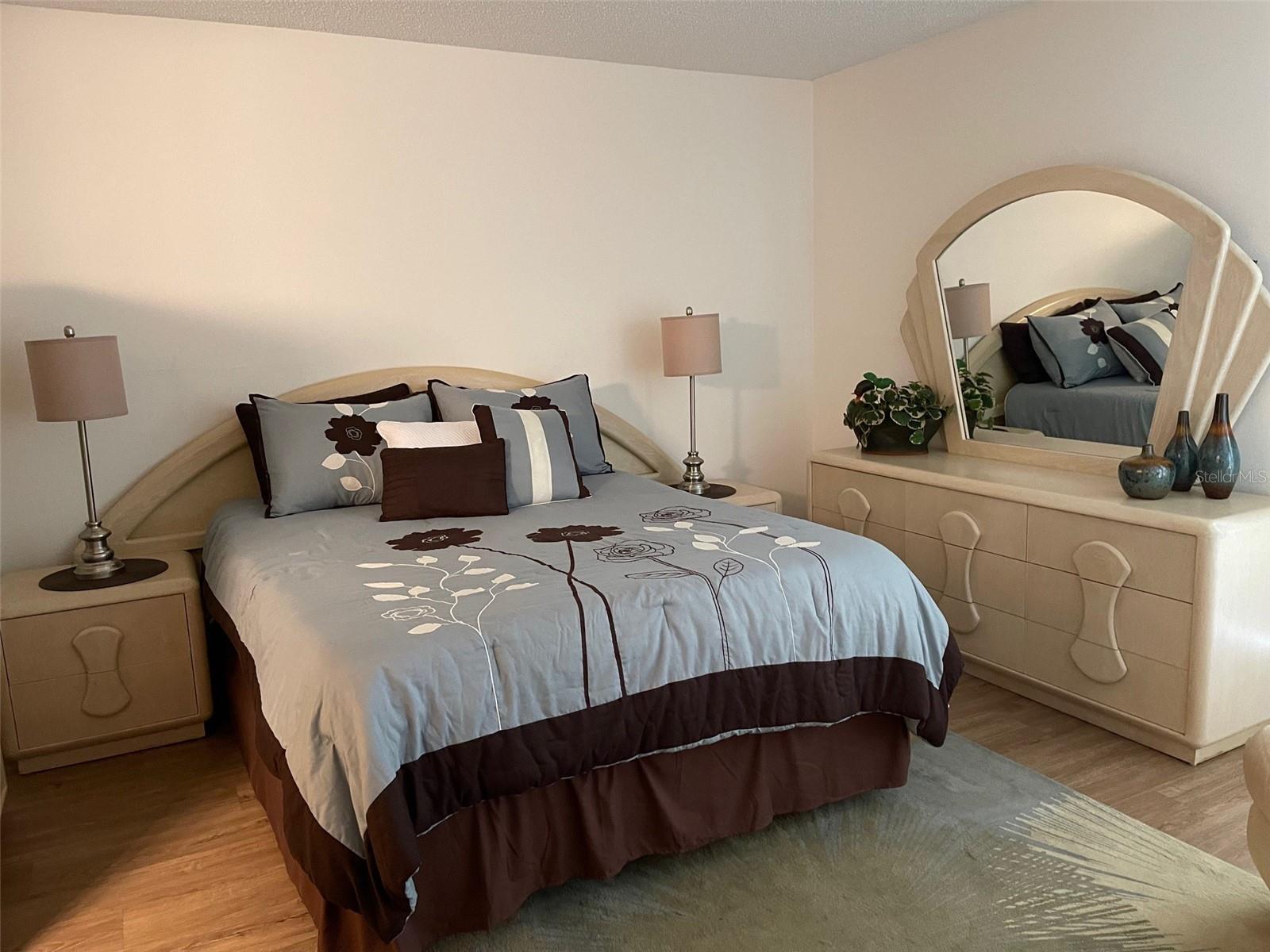 LAUREL OAKS AT COUNTRY WOODS CONDO - Residential Lease