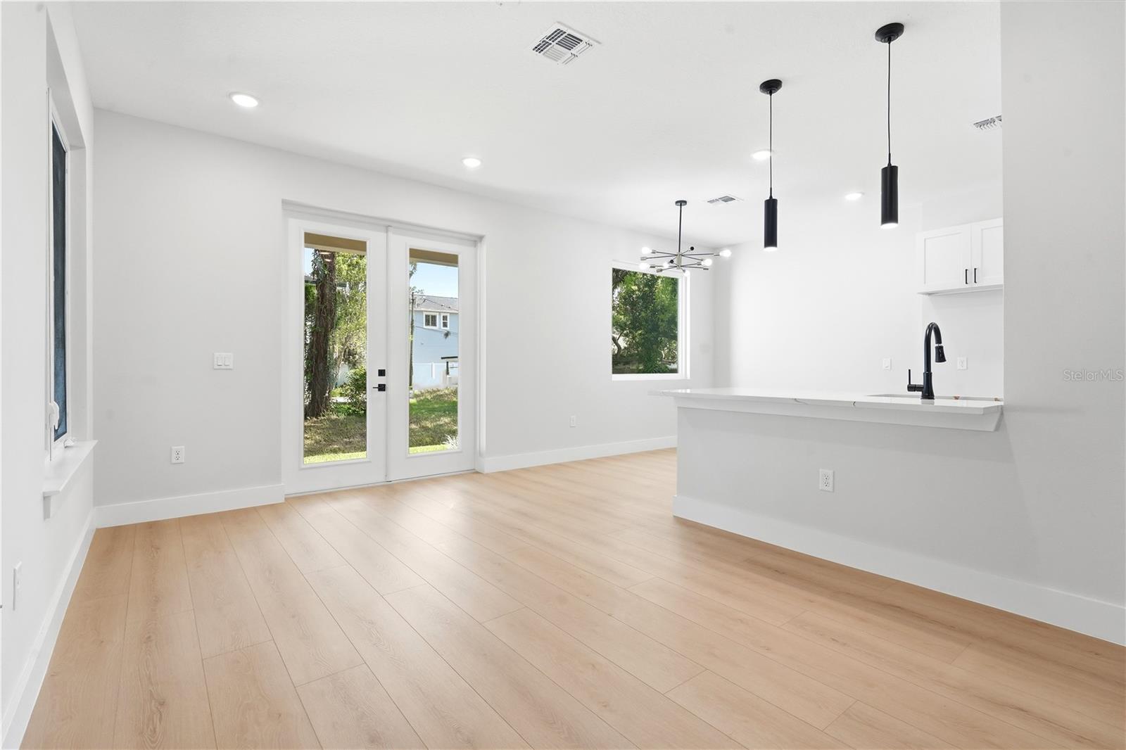 1236 VIRGINIA DRIVE
