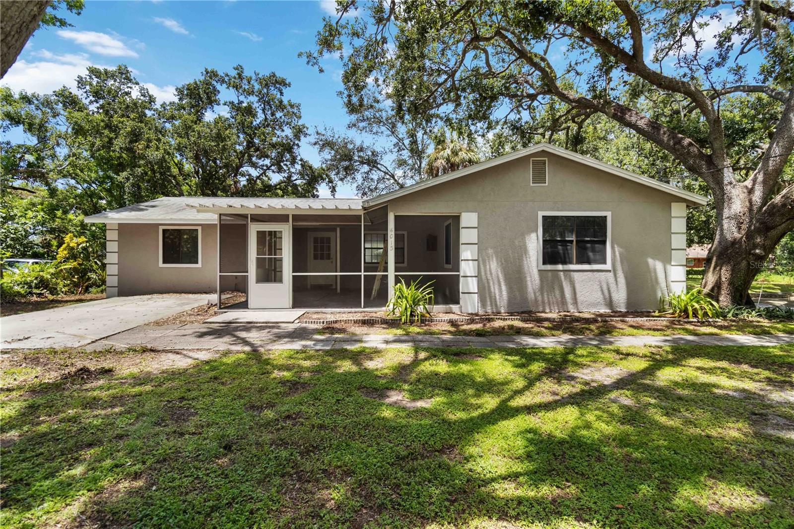 Here’s a great opportunity in Manatee county with a desirable Sarasota address! This 3-bedroom, 2-bath home has a split floor plan and over 1,500 square feet of living space. It’s the cheapest fully financeable home per sq ft in the entire county, and it’s ready for you.
The roof was replaced in 2019, which is a big plus for insurance costs. The water heater is also 2019, and the home has tile floors throughout for easy maintenance. Built in 1989, it has PVC pipes, so you won’t have to worry about cast iron piping issues.
Sitting on a quarter-acre oversized lot, and right next to a vacant lot, this property is a solid deal. It’s fully financeable with conventional financing and ready to go—reach out today to see it!