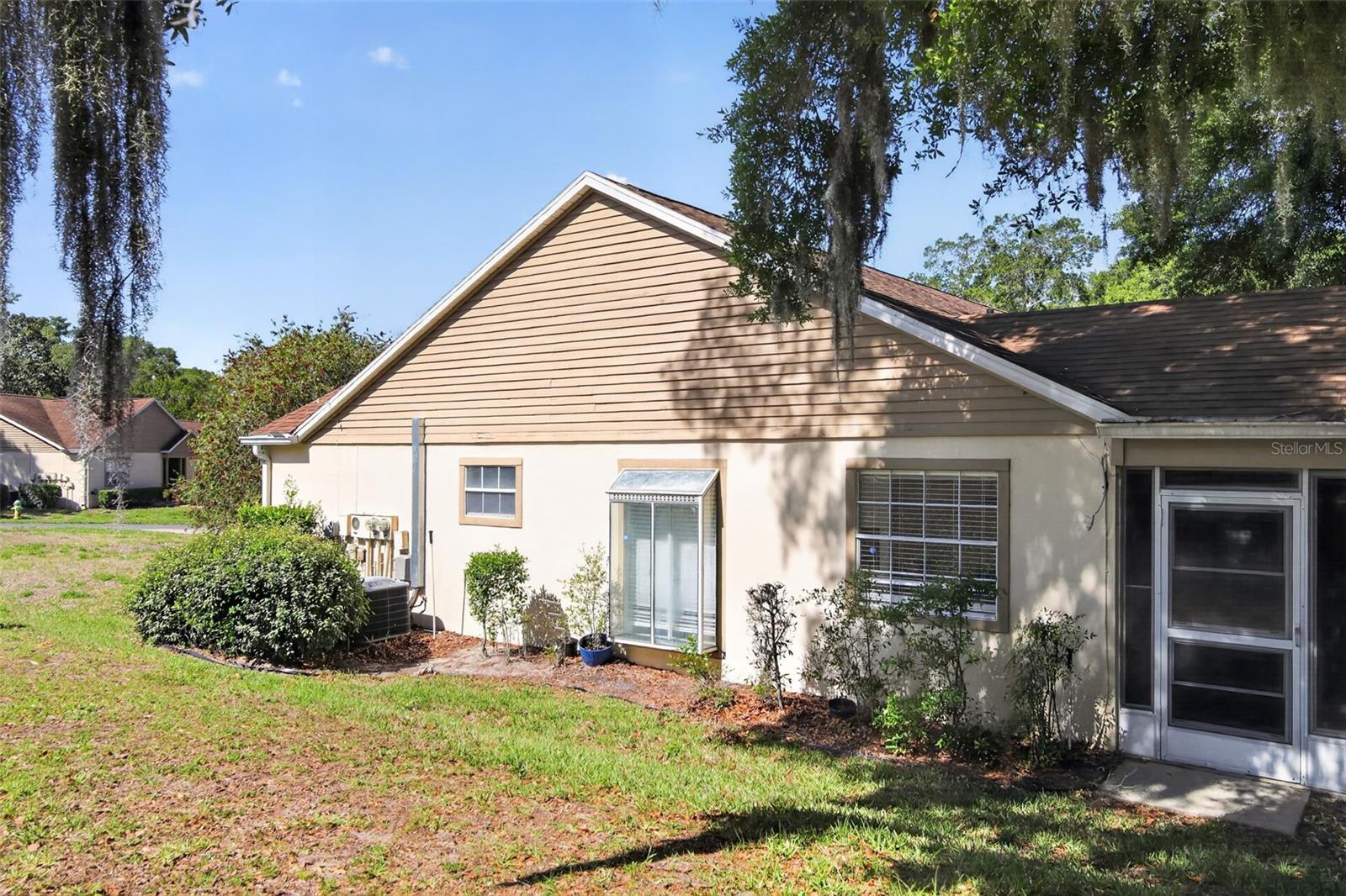 3644 N LAURELWOOD LOOP