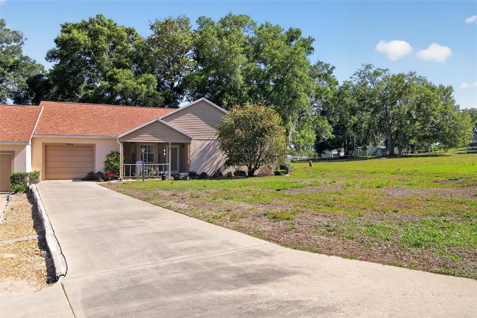 3644 N LAURELWOOD LOOP