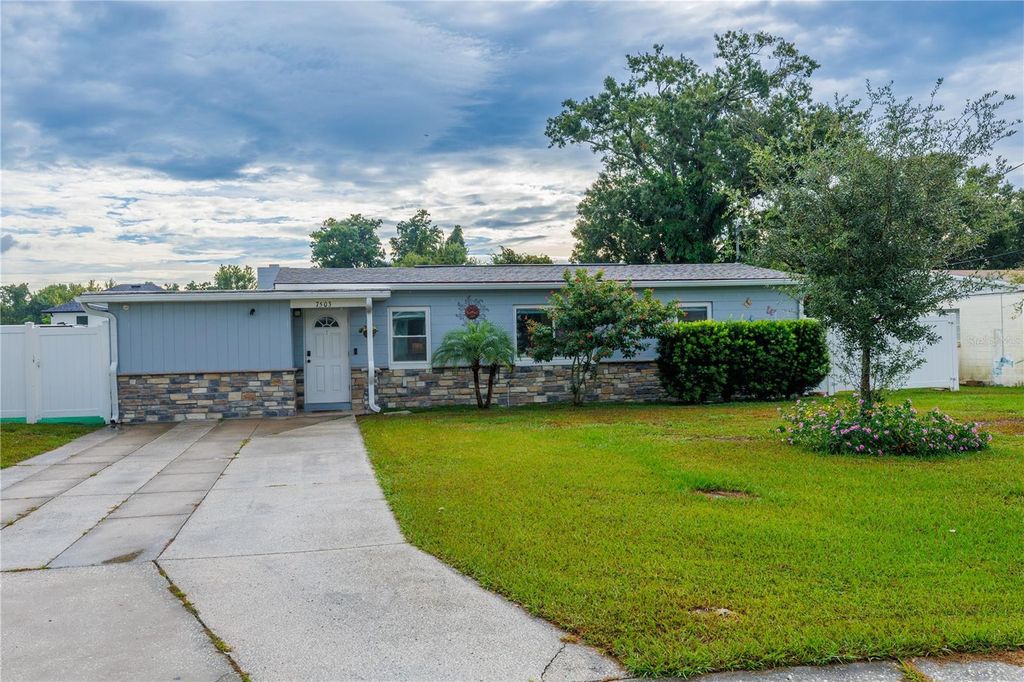 Photo of 7503 N Howard Avenue, Tampa, FL 33604 (MLS # TB8436784)
