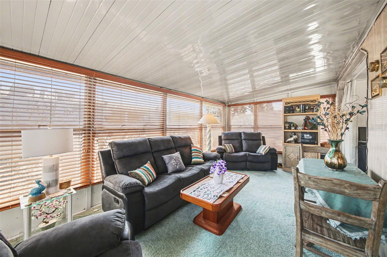 LAURELWOOD MOBILE ESTATES UNIT 01 - Residential