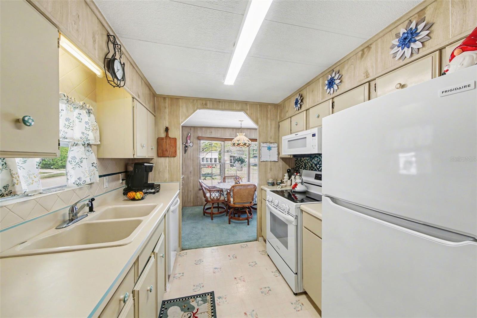 LAURELWOOD MOBILE ESTATES UNIT 01 - Residential