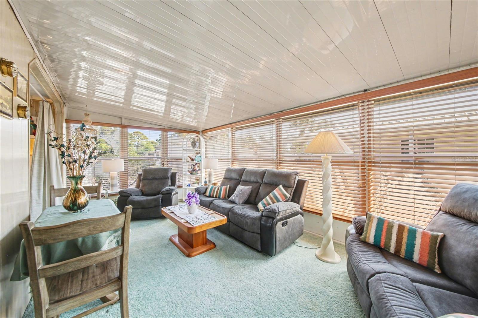 LAURELWOOD MOBILE ESTATES UNIT 01 - Residential