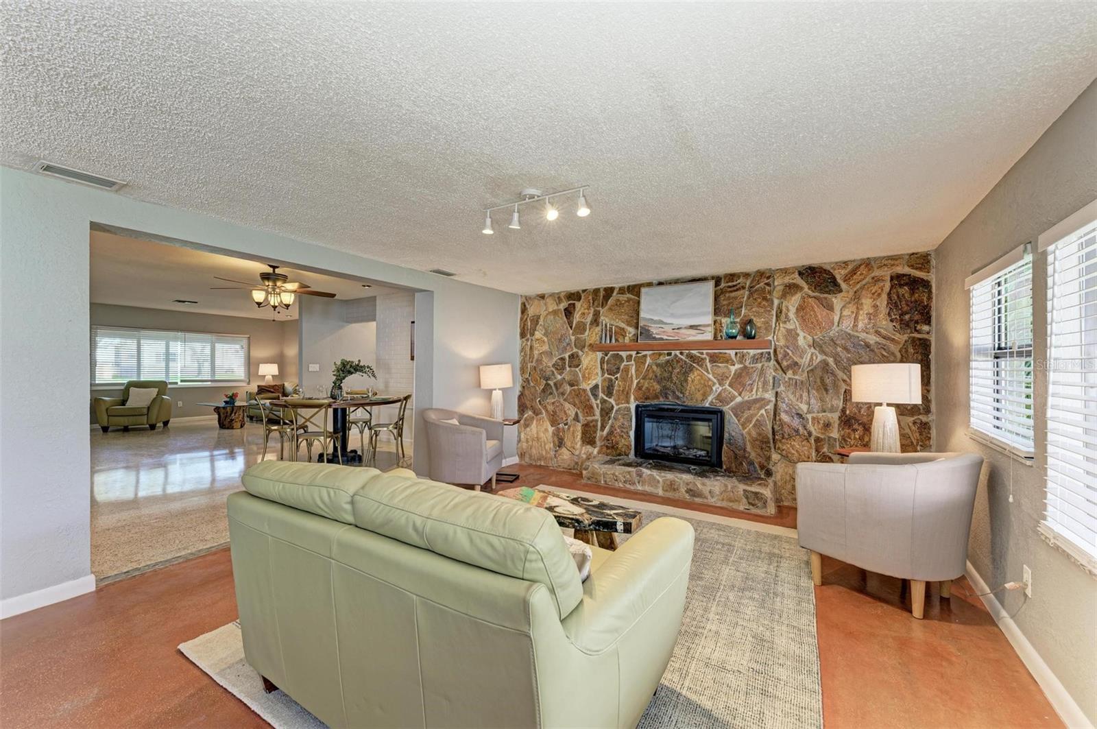 SHORE ACRES BAYOU GRANDE SEC - Residential Lease