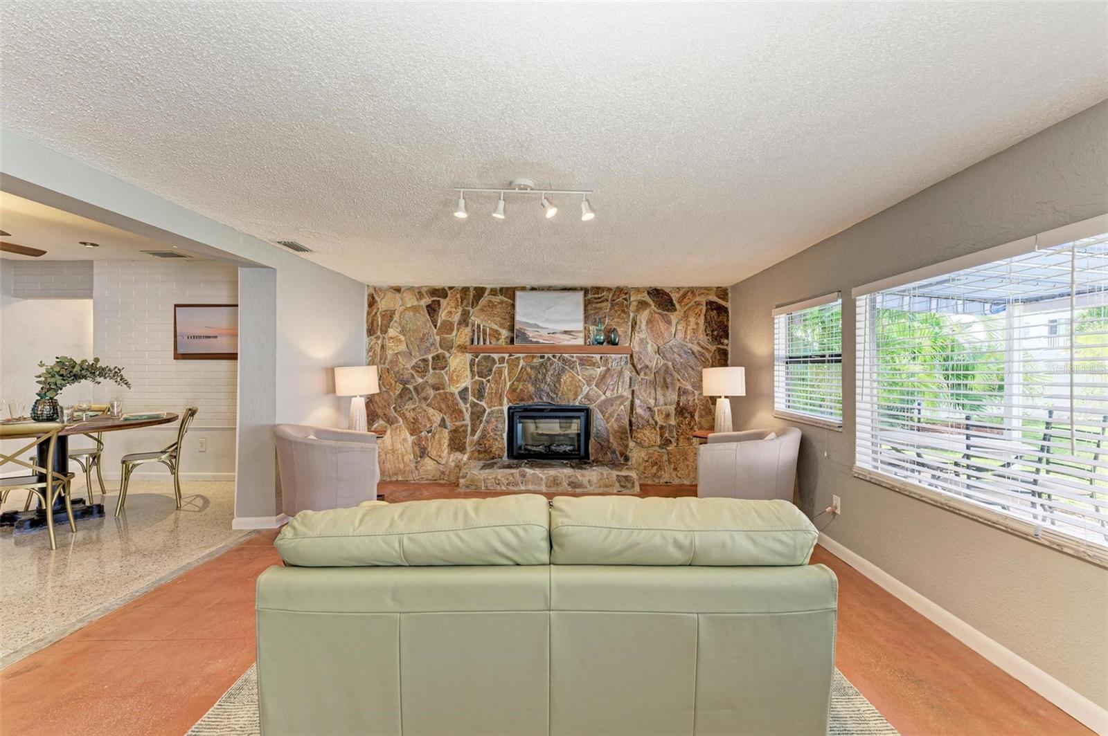 SHORE ACRES BAYOU GRANDE SEC - Residential Lease