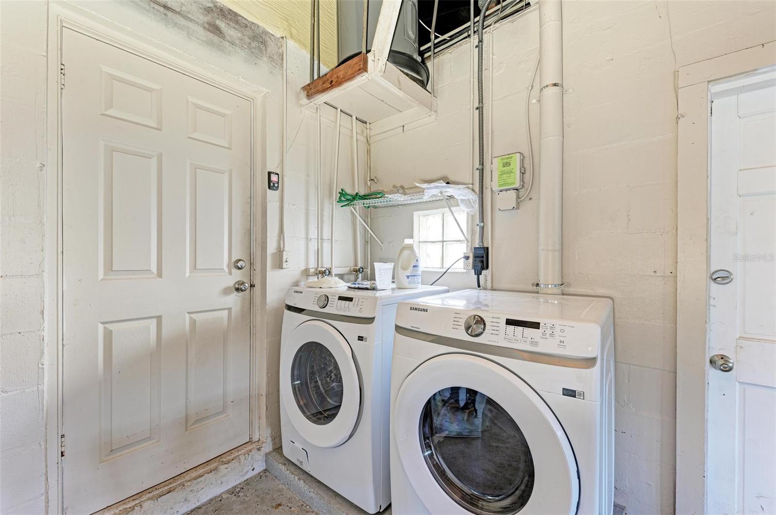 SHORE ACRES BAYOU GRANDE SEC - Residential Lease