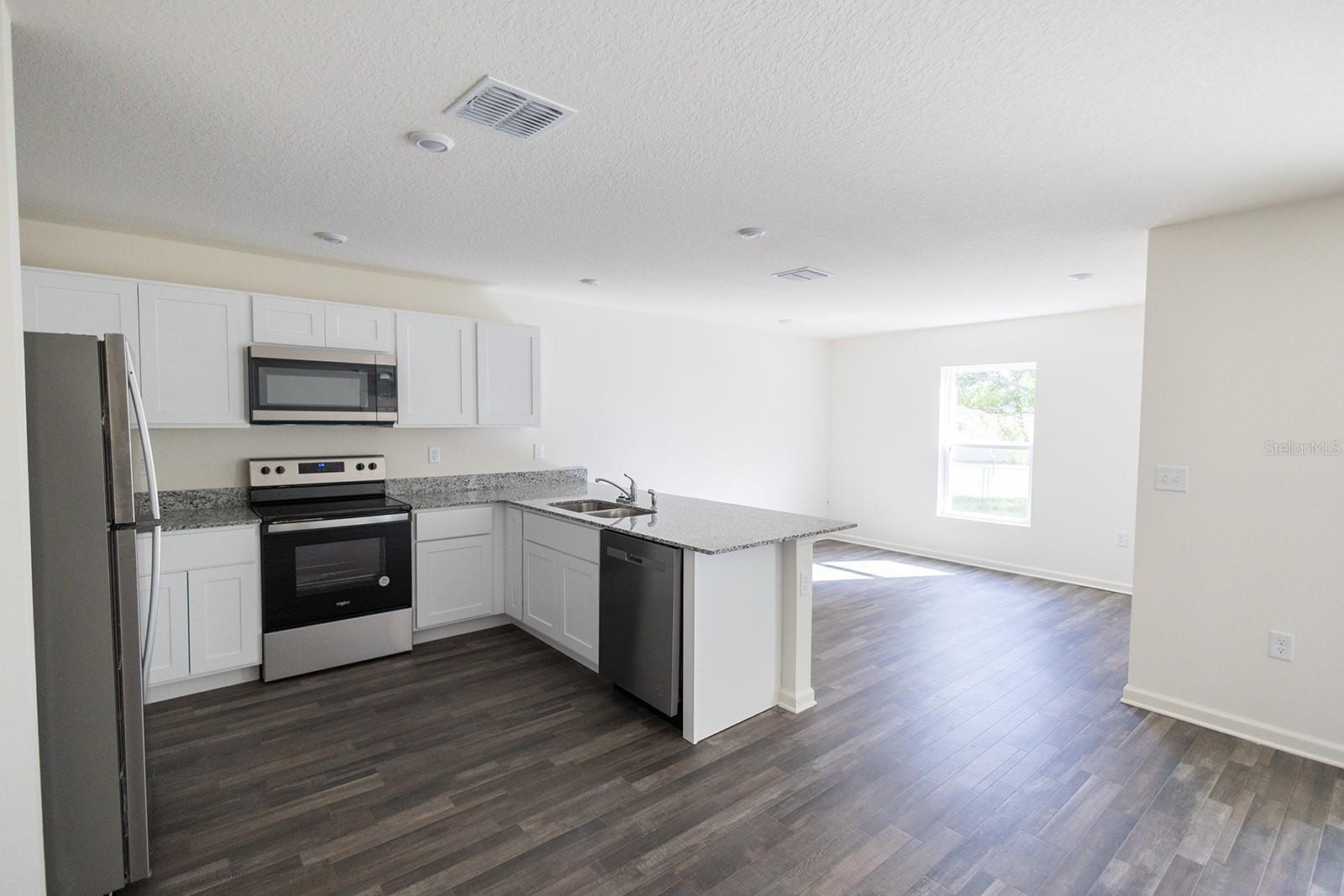 HILLVIEW - Residential Lease