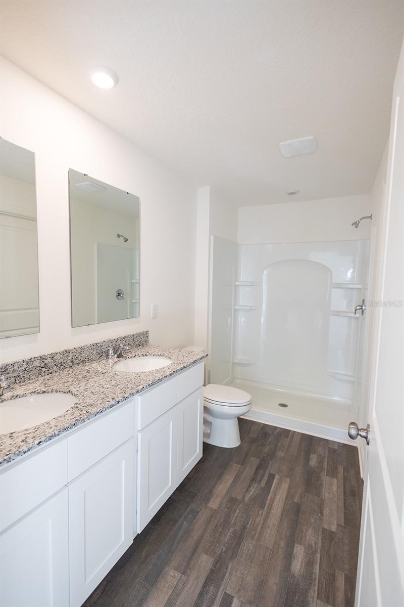 HILLVIEW - Residential Lease