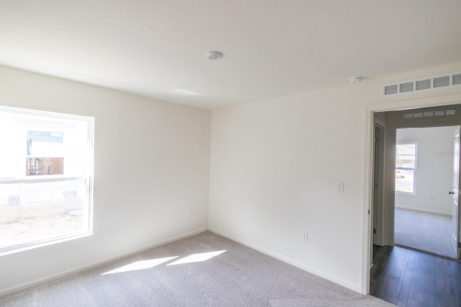 HILLVIEW - Residential Lease