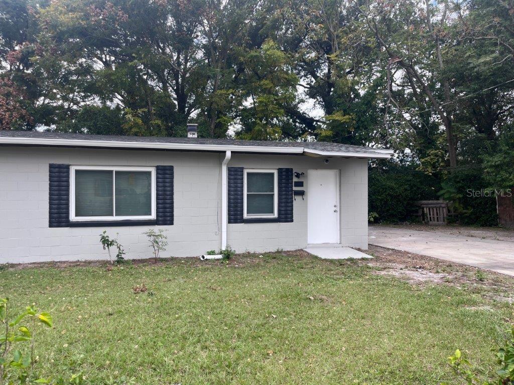Updated and Spacious Clean Home FOR RENT!
Very Clean Property, Driveway, Plenty Of Parking, Driveway And On Street Parking Available In The Area, Just 20 Minutes To Downtown Orlando, Convenient To 408 & 50, This Property Owner Requires Tenant To Have Renter’s Insurance. The deposit amount is based upon the application results. Pets: OK (Dangerous Pets are not permitted, Pit Bulls, etc.) Priced $1,199.00 for the first 4 months, $1,299.00 for the remaining 8 months (Average: $1,267.00/mo). AVAILABLE: October 15, 2025