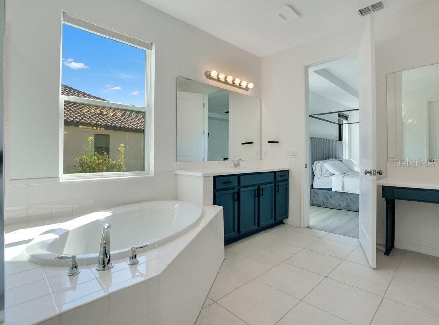 BELLALAGO PH B-2 - Residential