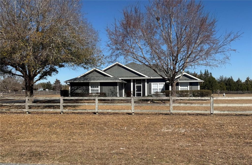 Photo of 10054 SW 98 Avenue, Gainesville, FL 32608 (MLS # GC537850)