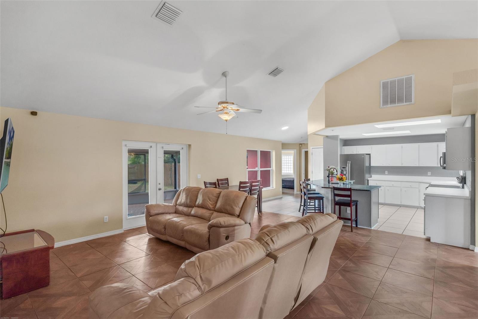 GROVELAND FARMS 13-22-24 - Residential