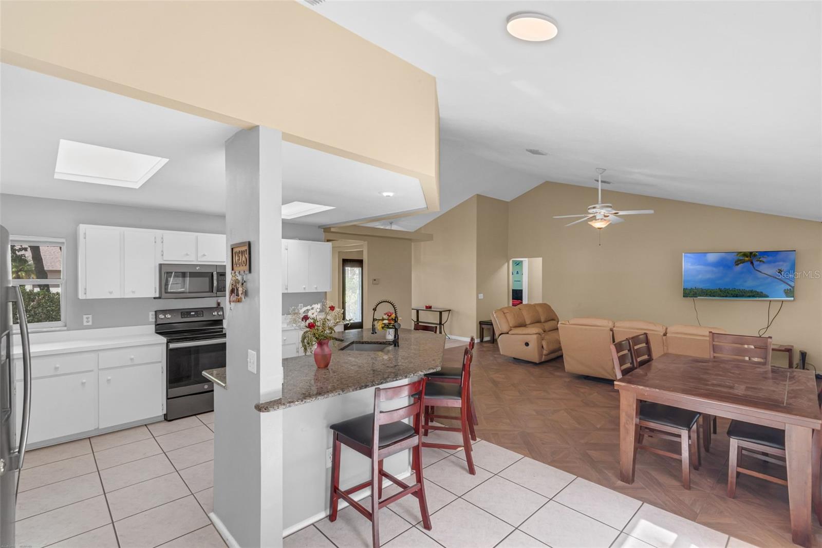 GROVELAND FARMS 13-22-24 - Residential