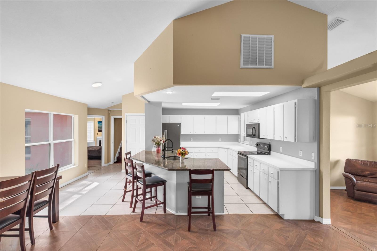 GROVELAND FARMS 13-22-24 - Residential