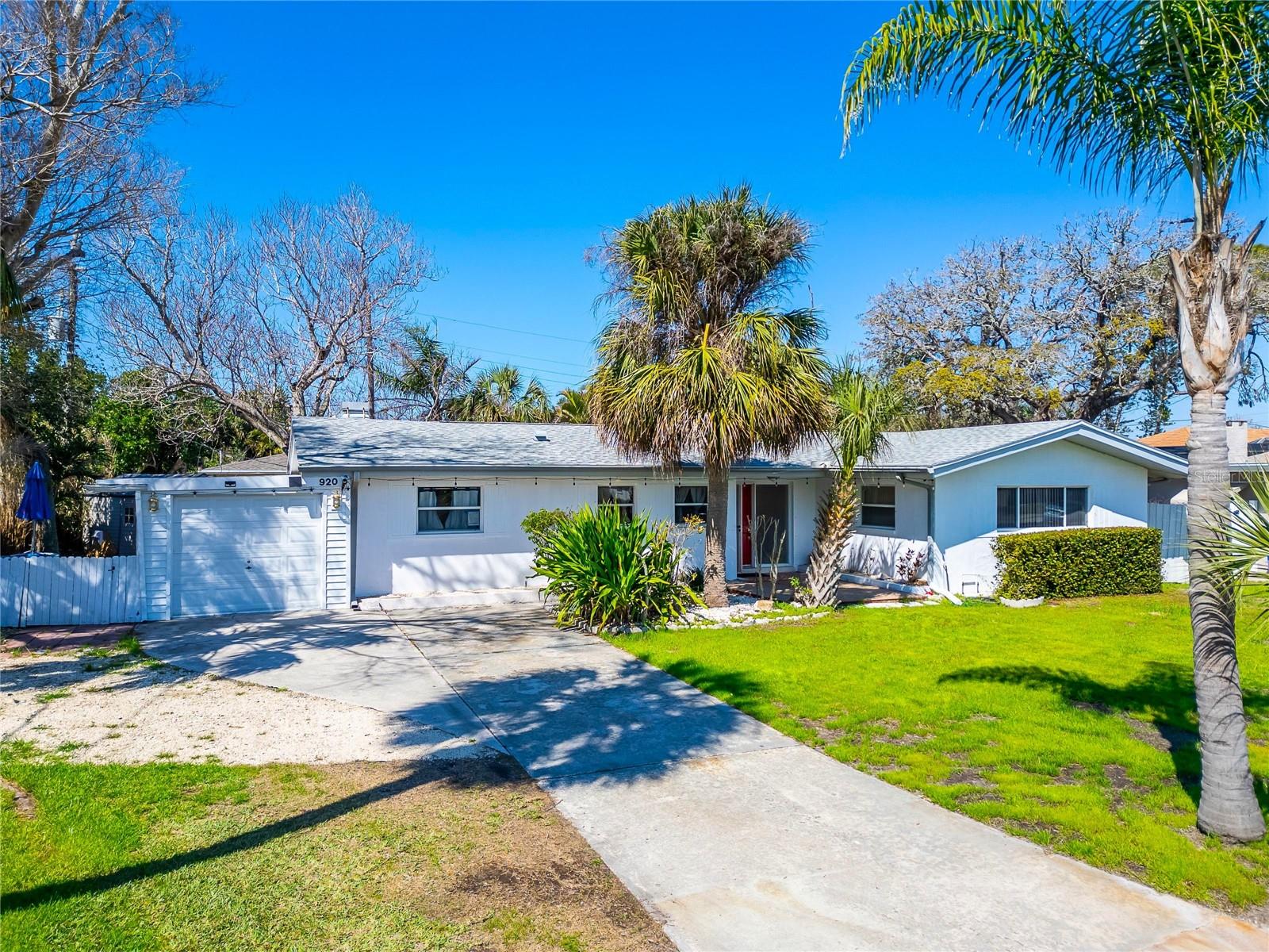 BELLEAIR BEACH YACHT CLUB ESTATES - Residential