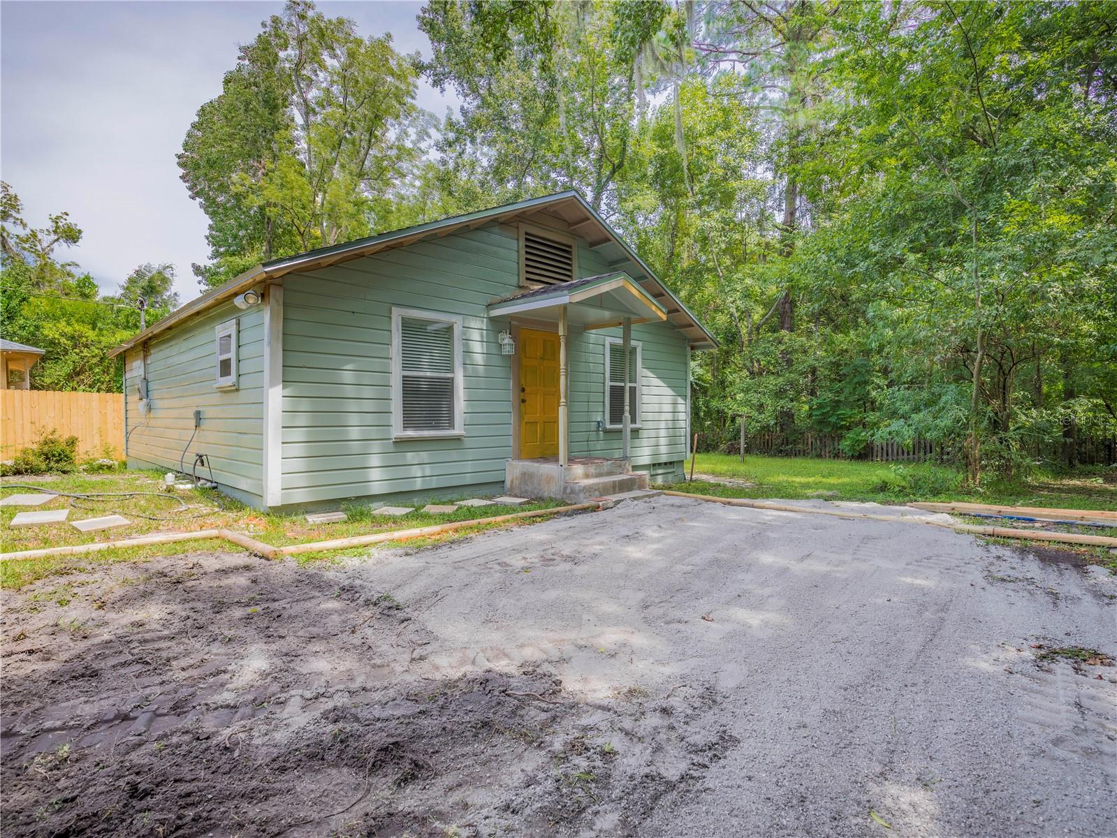 GAINESVILLE MCDOWALLS ADD - Residential Lease