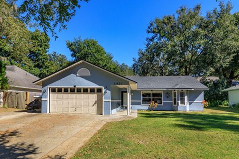 Photo of 1421 16th Street, Clermont, FL 34711 (MLS # G5104329)