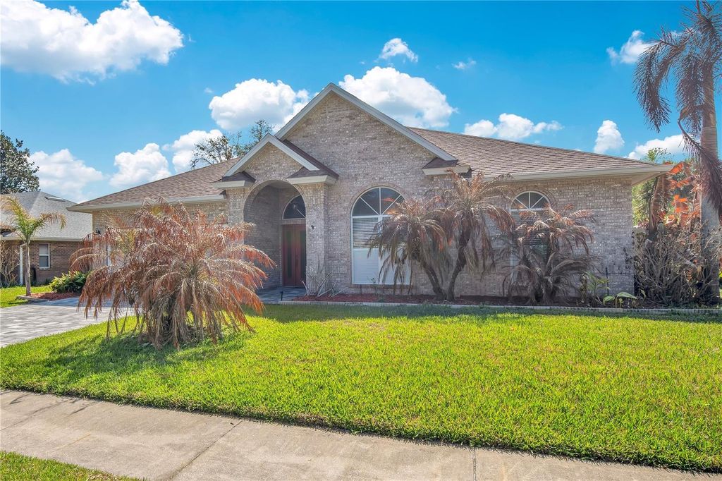 Photo of 5 King Edward Drive, Ormond Beach, FL 32174 (MLS # V4947797)