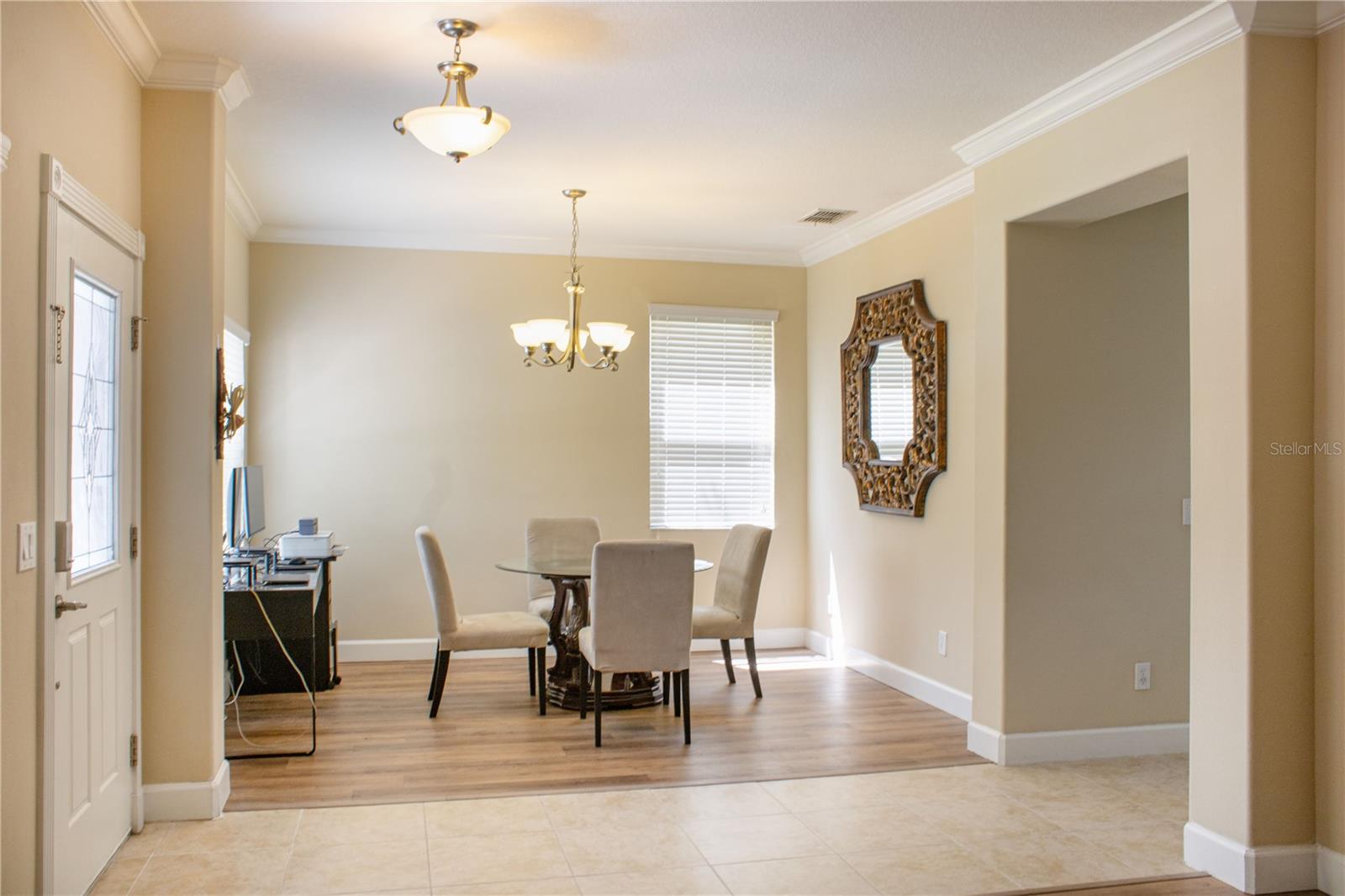 Search 4 1112 GLENRAVEN LANE