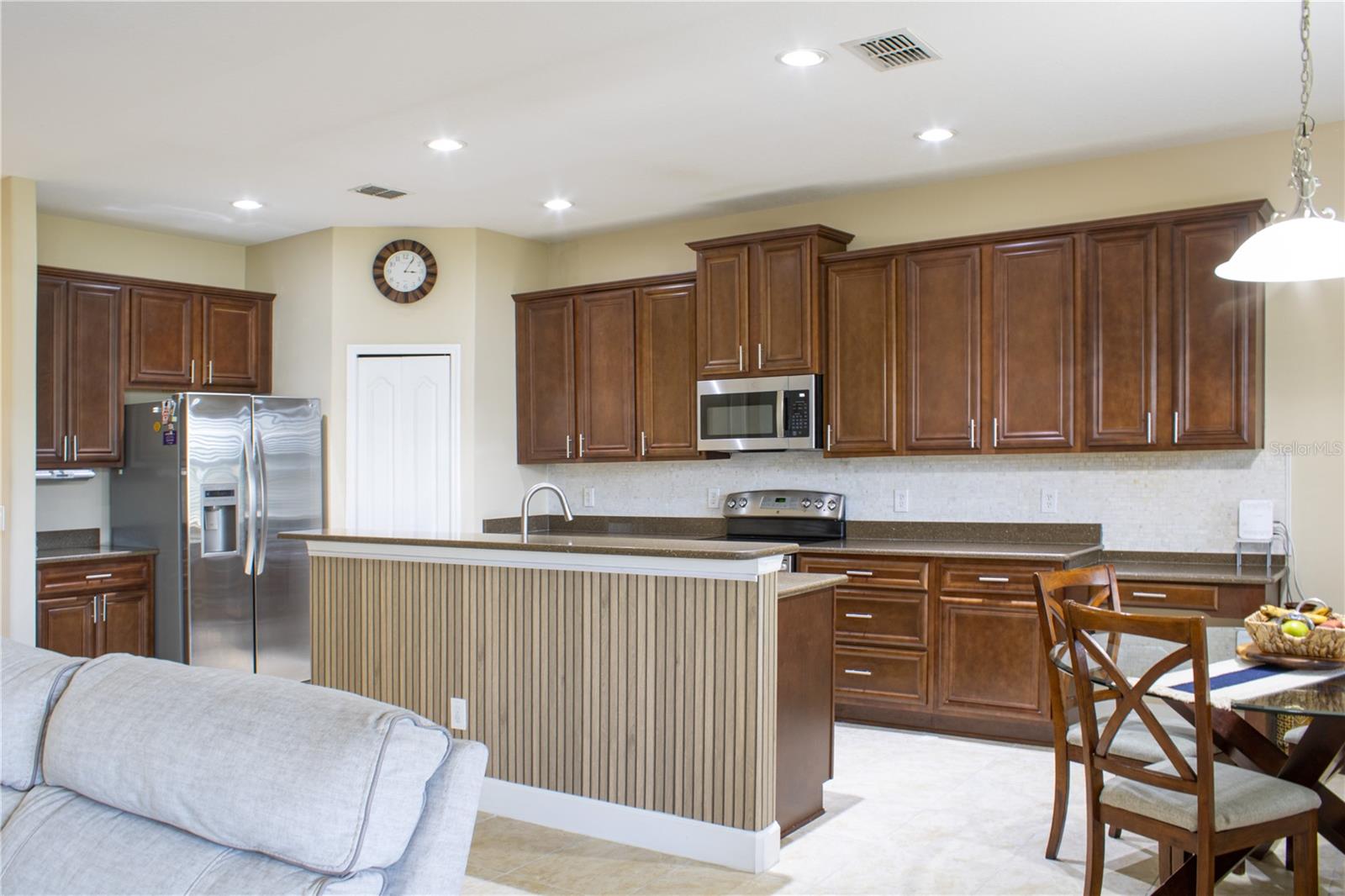 Search 2 1112 GLENRAVEN LANE