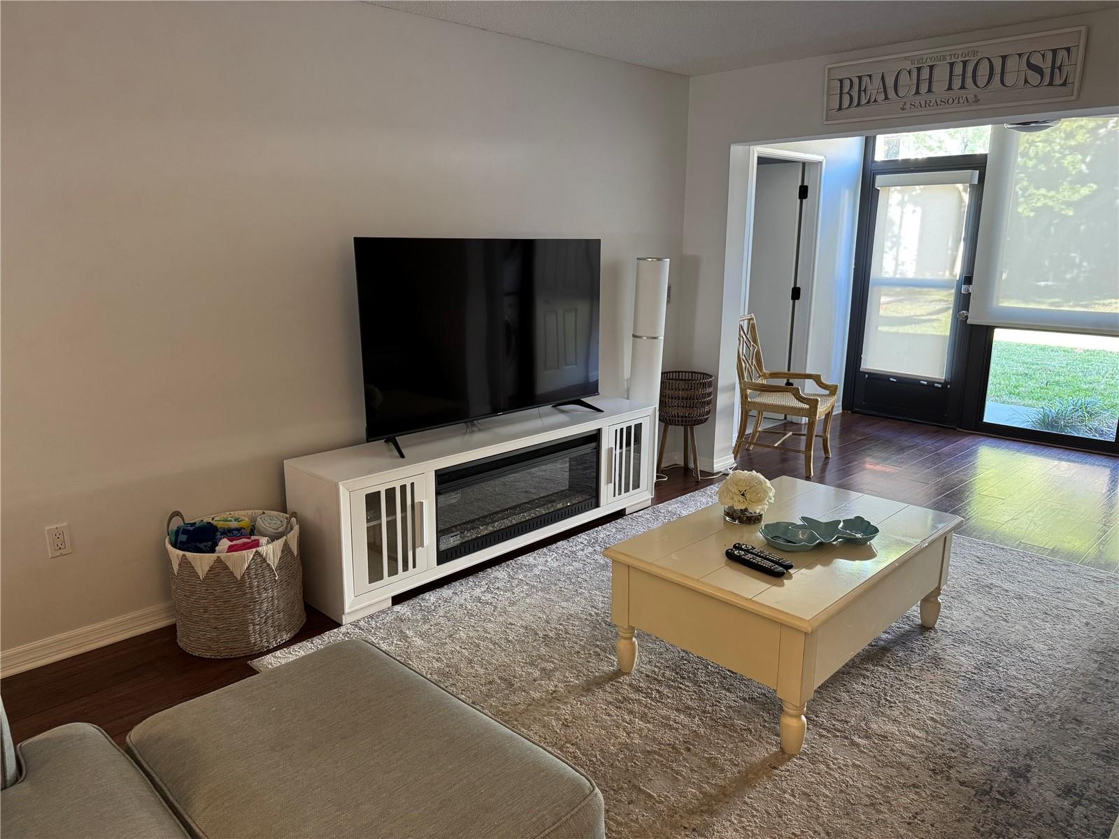 CASTEL DEL MARE - Residential Lease