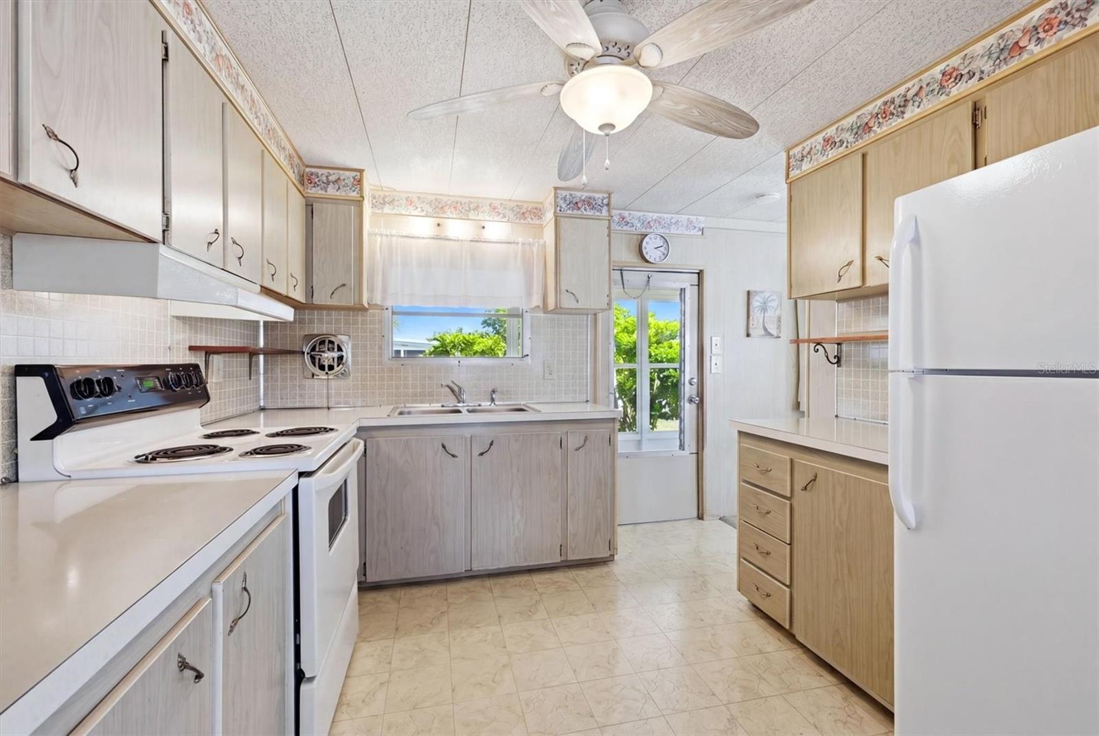 DE SOTO COMMUNITY UNIT ONE - Residential