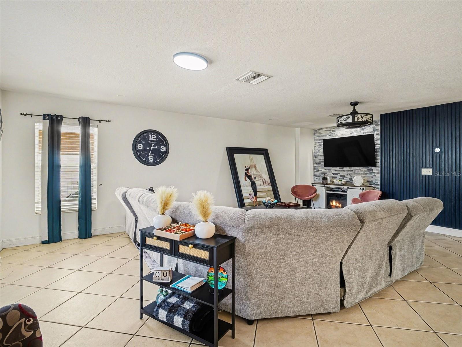 SOUTH BAY LAKES UNIT 1 - Residential