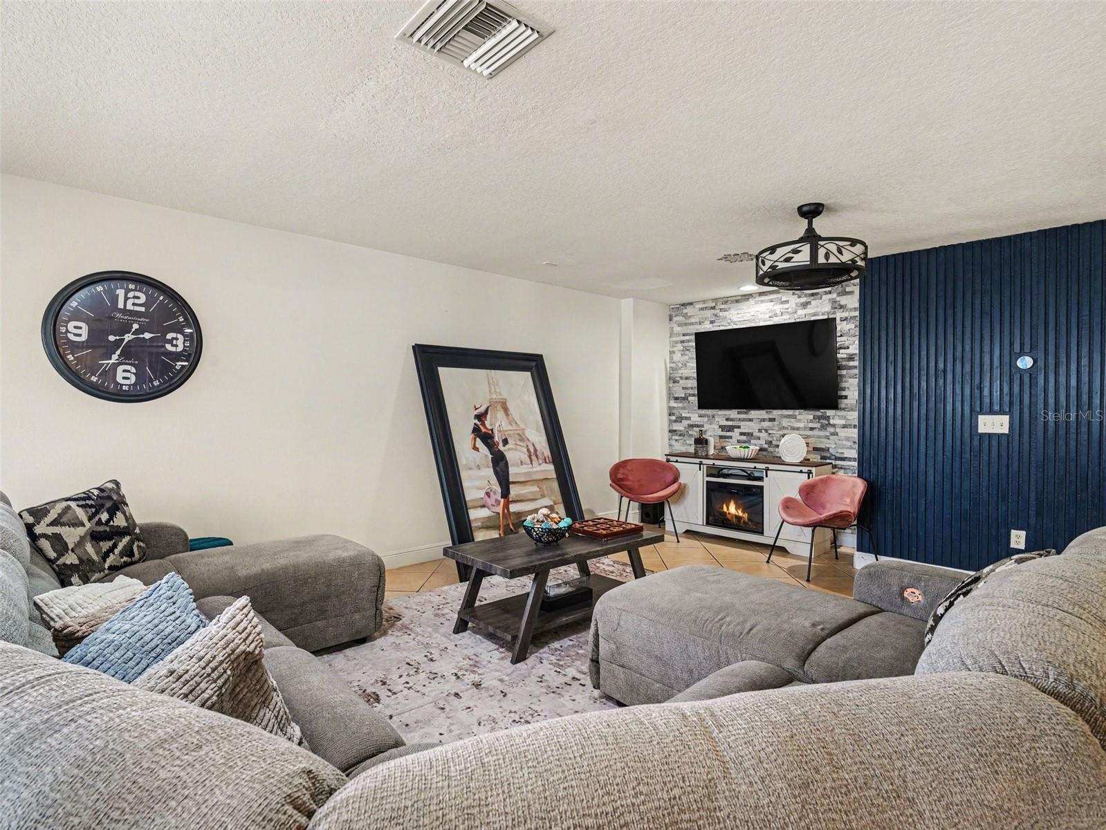 SOUTH BAY LAKES UNIT 1 - Residential