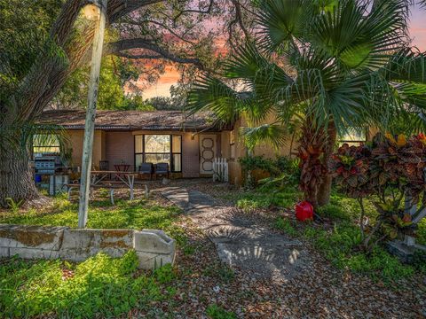 4936 40TH AVENUE N ST PETERSBURG FL 33709