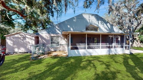 A home in WINTER HAVEN