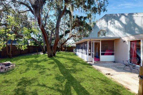 A home in WINTER HAVEN