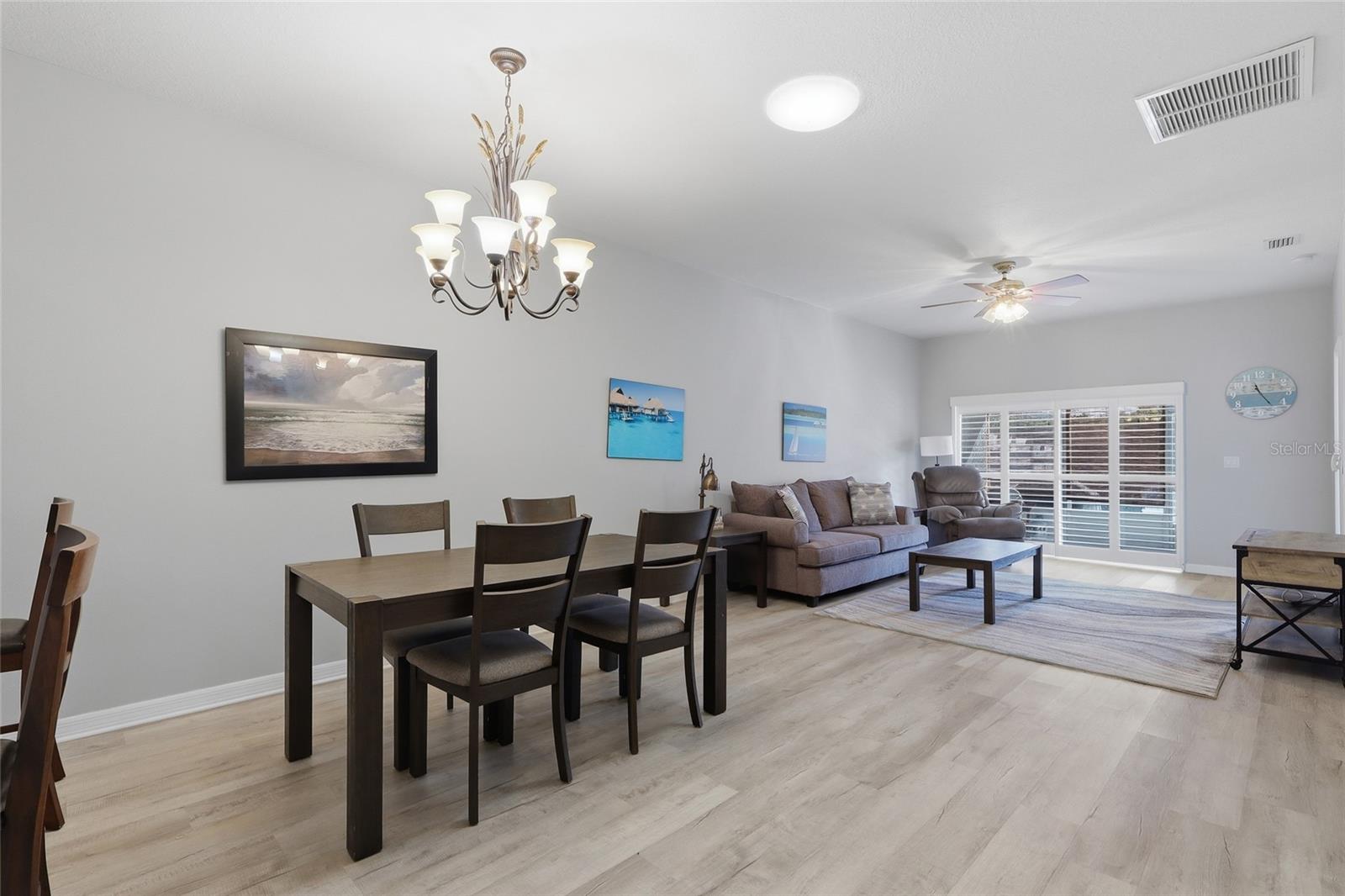 PALM BREEZE VILLAS PH I - Residential