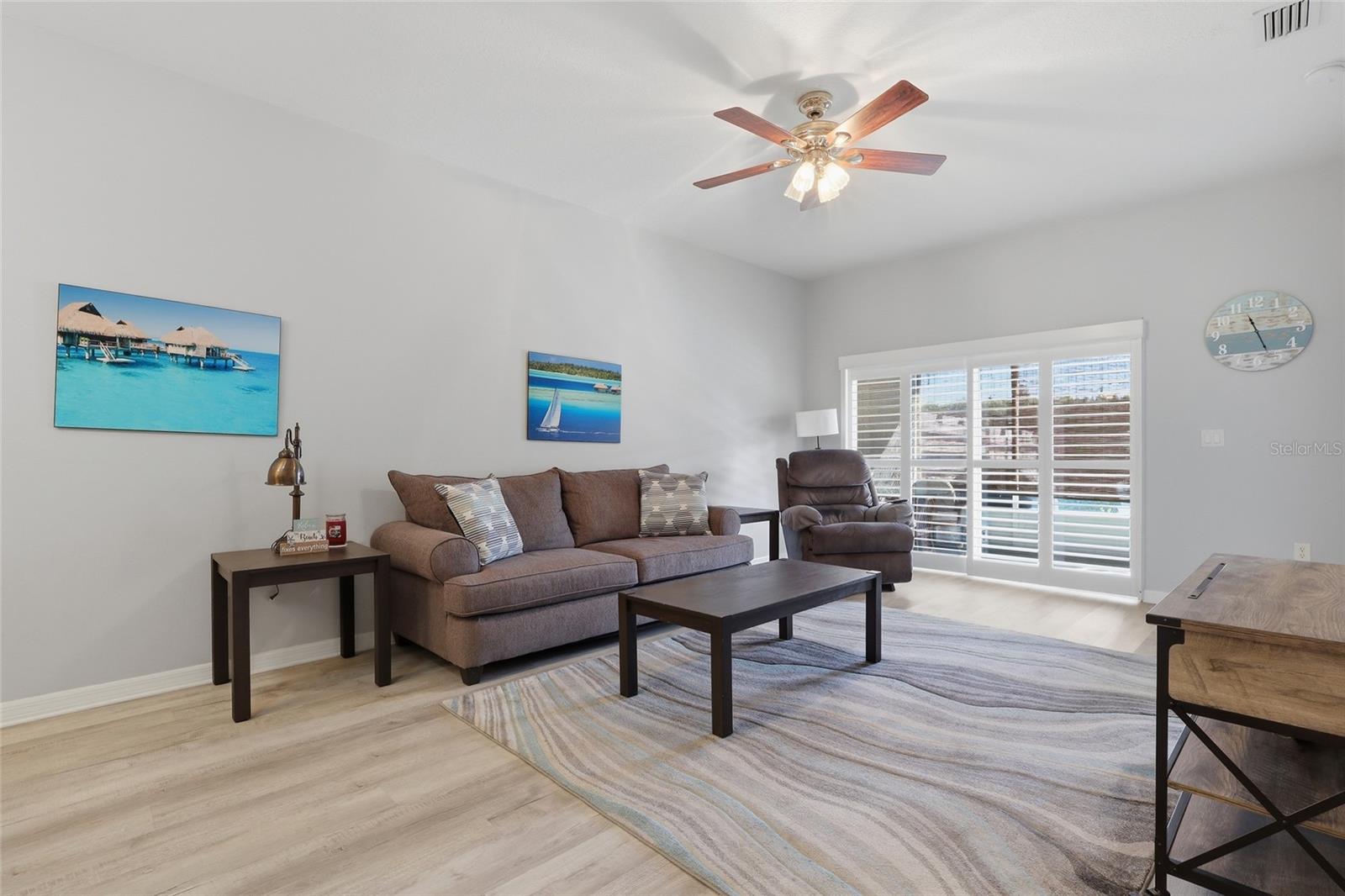 PALM BREEZE VILLAS PH I - Residential